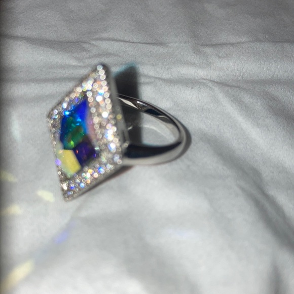 Ring - Picture 3 of 5